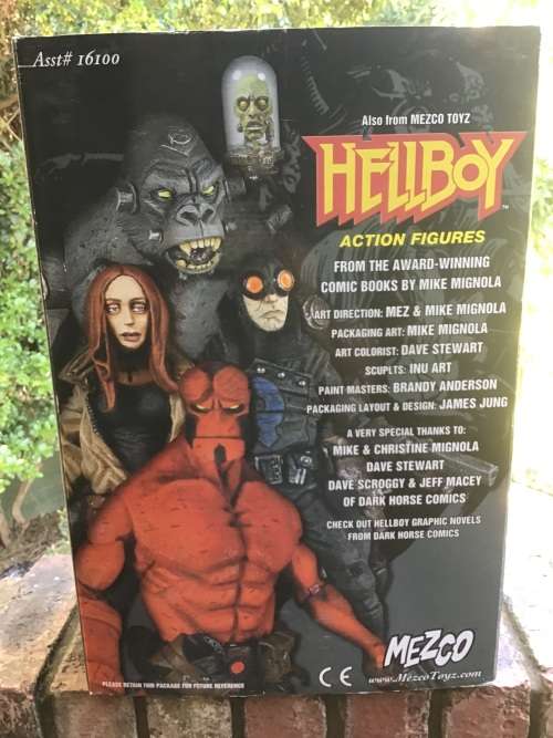 HELLBOY MEZCO