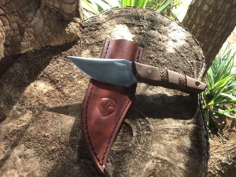 CONDOR HEADSTRONG KNIFE 4,02 1095 CARBON STEEL BLADE, WALNUT HANDLE, WELTED LEATHER SHEATH CTK2813