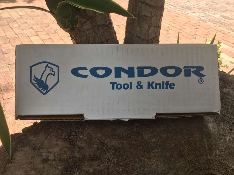CONDOR KICKBACK KNIFE FIXED 2,75 CARBON STEEL BLADE, TAN  PARA CORD WRAPPED HANDLE, KYDEX SHEATH