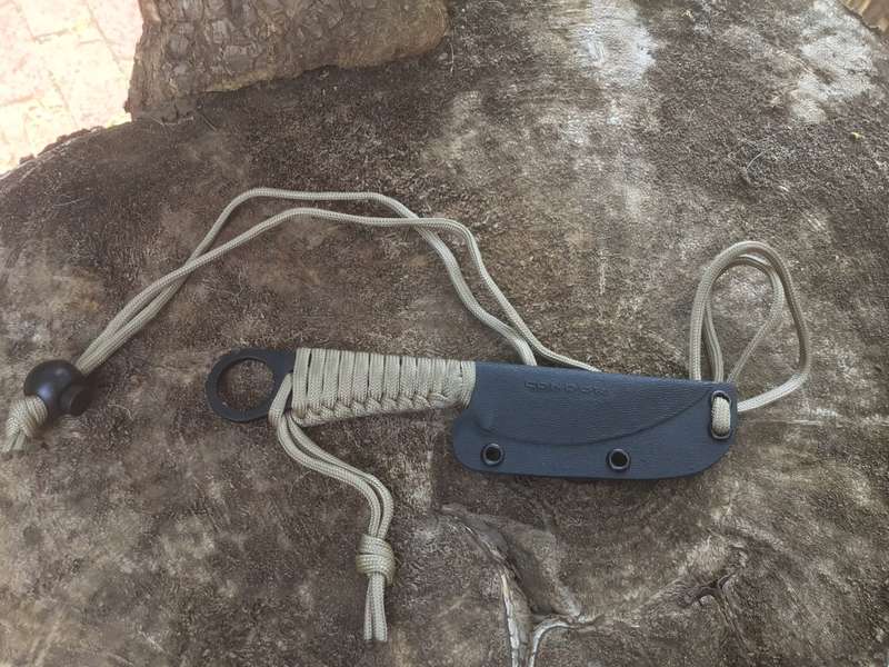 CONDOR KICKBACK KNIFE FIXED 2,75 CARBON STEEL BLADE, TAN  PARA CORD WRAPPED HANDLE, KYDEX SHEATH