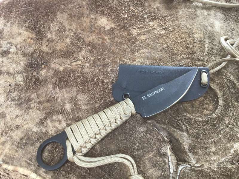 CONDOR KICKBACK KNIFE FIXED 2,75 CARBON STEEL BLADE, TAN  PARA CORD WRAPPED HANDLE, KYDEX SHEATH