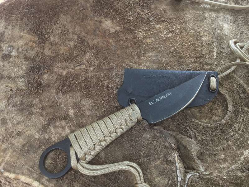 CONDOR KICKBACK KNIFE FIXED 2,75 CARBON STEEL BLADE, TAN  PARA CORD WRAPPED HANDLE, KYDEX SHEATH