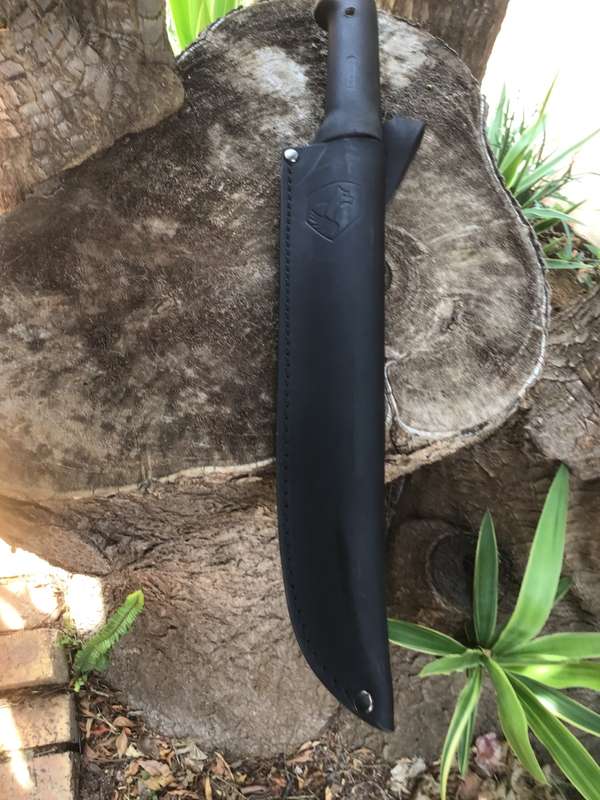 CONDOR KUMUNGA CAMP KNIFE 10-1/4 BLACK CARBON STEEL BLADE, POLYPROPYLENE HANDLE, LEATHER SHEATH