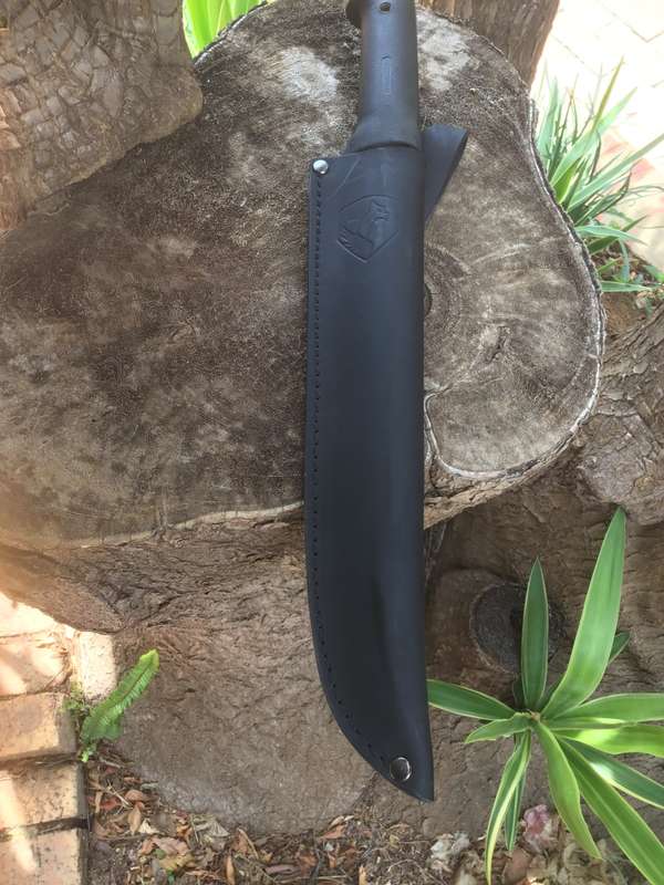 CONDOR KUMUNGA CAMP KNIFE 10-1/4 BLACK CARBON STEEL BLADE, POLYPROPYLENE HANDLE, LEATHER SHEATH
