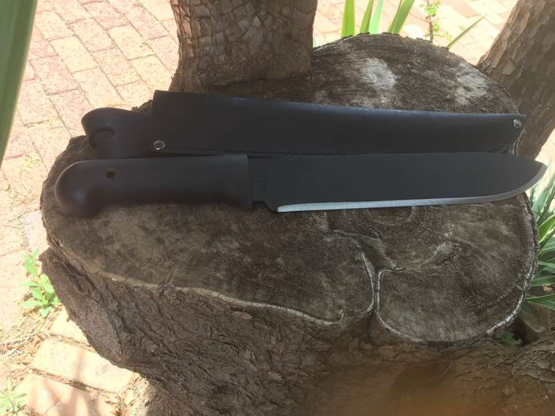 CONDOR KUMUNGA CAMP KNIFE 10-1/4 BLACK CARBON STEEL BLADE, POLYPROPYLENE HANDLE, LEATHER SHEATH