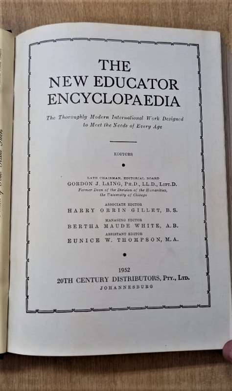 THE NEW EDUCATOR ENCYCLOPEDIA - SET OF 10 VOLUMES SOLD AS LOT