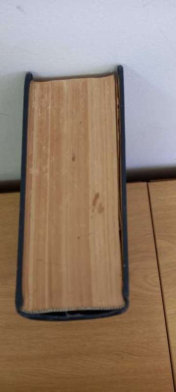 THE EVERYDAY REFERENCE LIBRARY - An Encyglopedia of Useful Information