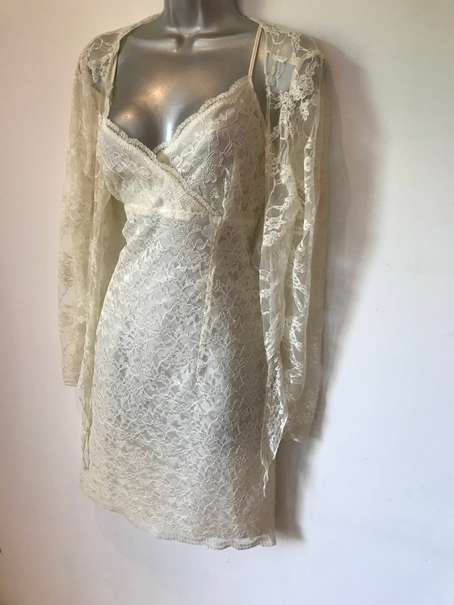 2 piece set * cream lace Foschini dress with jacket suits a size 14 / 38
