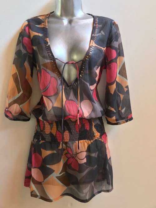 Accessorize multicolor dress or over swimming costume suits a 10 / 34 perfectly.