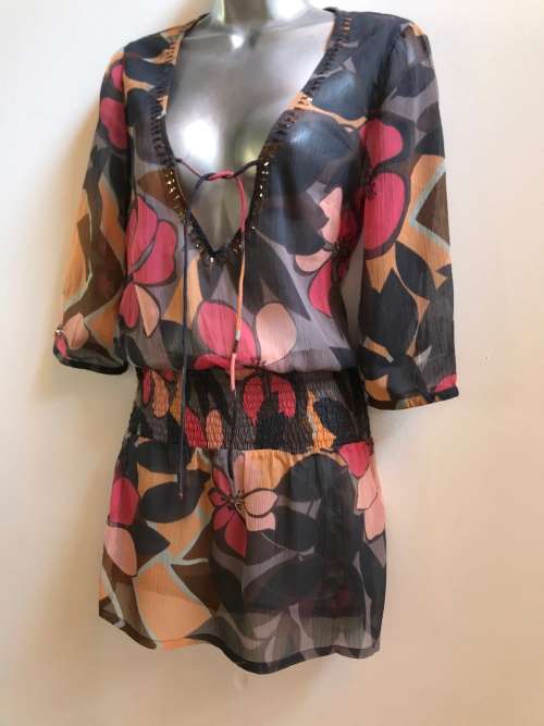 Accessorize multicolor dress or over swimming costume suits a 10 / 34 perfectly.