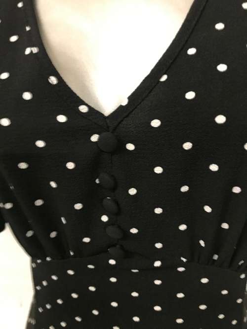 Suits 12-14 / 36 -38 polka dot dress v-neck