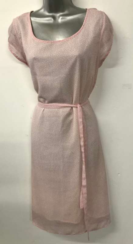 Suits 12-14 / 36-38 pretty vintage look dress by designer Poetry