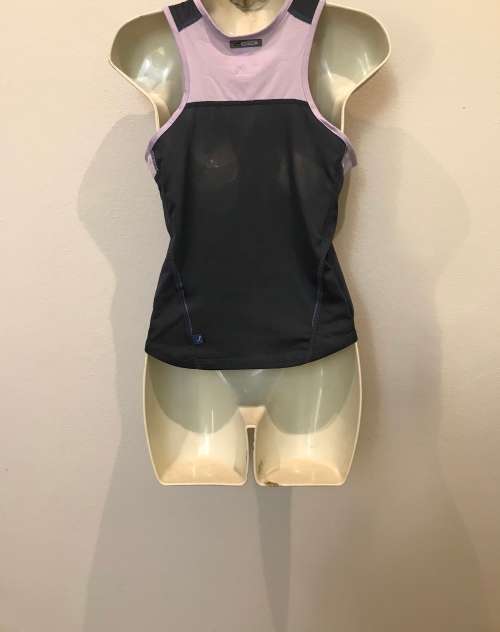 8 /32 to 10 / 34 ladies puma sports vest blue and purple.
