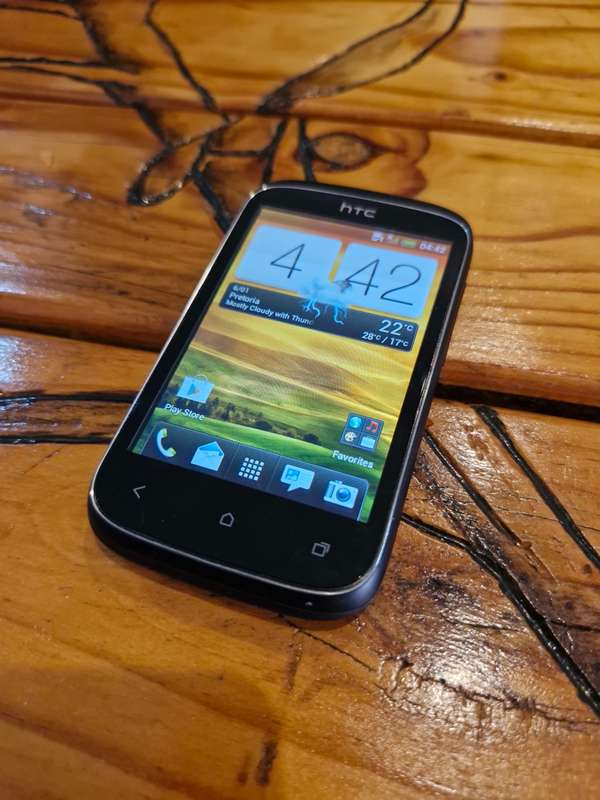 2x Classic HTC Touch Screen phones *Working*