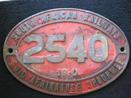 SOUTH AFRICAN RAILWAYS STEAM ENGINE BRASS NUMBER PLATE.