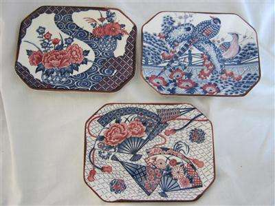 THREE IMARI OBLONG DISPLAY PLATES...16.50cm LONG X 12.50cm WIDE...