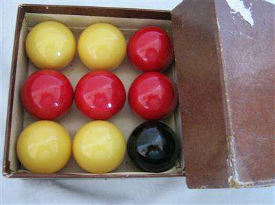 BAGATELLE BALLS IN BOX...10cm AROUND EACH BALL...