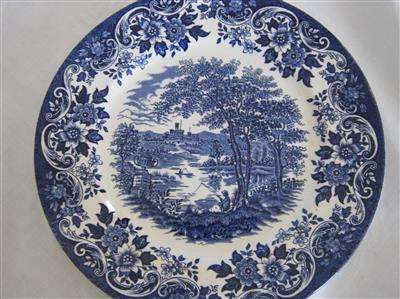 DARK BLUE AND WHITE " ENGLISH SCENE " PLATE by BROADHURST of ENGLAND..22cm ACROSS