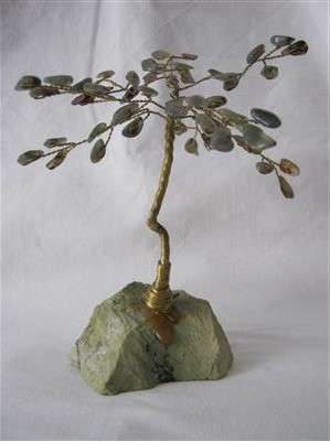 ORNAMENTAL TREE.. SEMI PRECIOUS GEMSTONES AND COPPER WIRE..15.50cm HIGH