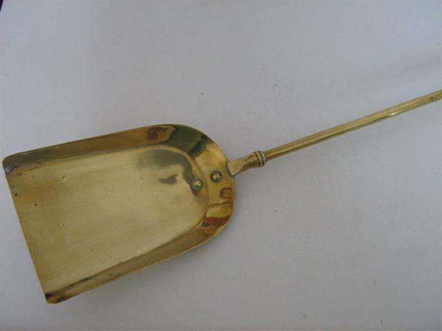 SOLID BRASS ANTIQUE ASH PAN...67.50cm IN LENGTH AND 12cm ACROSS THE MOUTH OF THE PAN