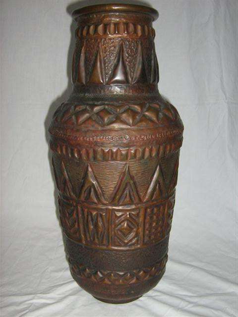 SOLID  (LARGE) COPPER VASE..47cm HIGH X 67cm AT IT'S GIRTH..WEIGHT 4.30kg PURE COPPER