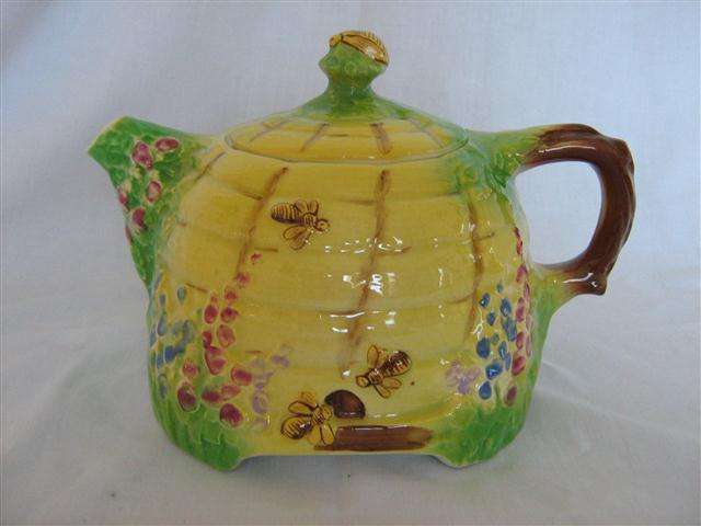 ROYAL WINTON ( GRIMWADES ) BEEHIVED SHAPE TEAPOT..21cm FROM HANDLE TO SPOUT X 15cm HIGH