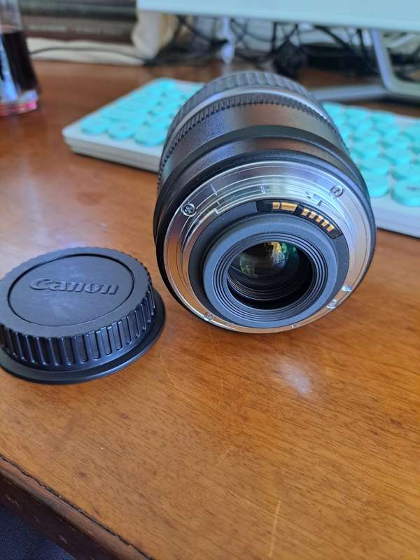 Canon ultrasonic EFS 17-85 mm image stabiliser lens