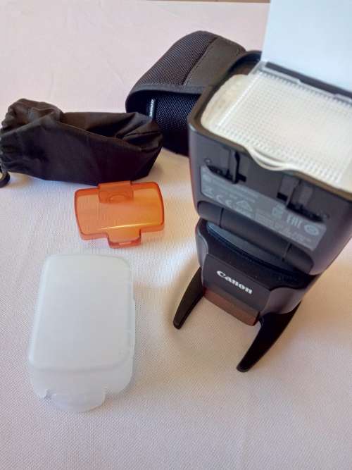 Canon Speedlite 430EX III WITH Softbox