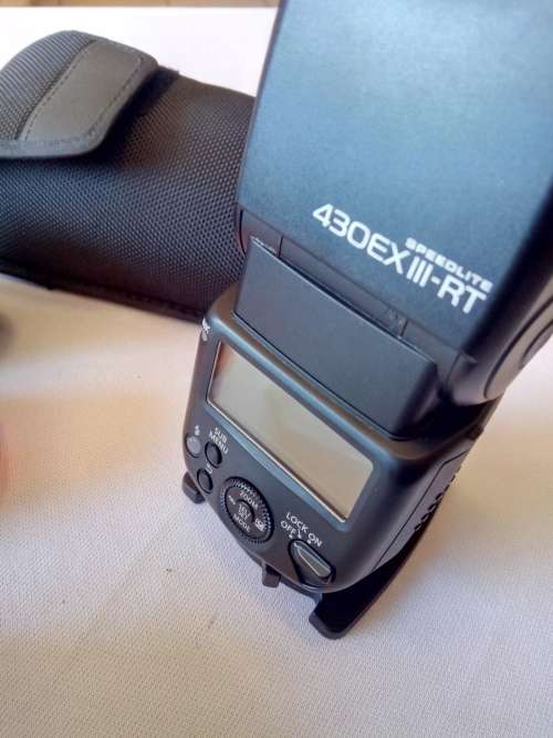Canon Speedlite 430EX III WITH Softbox