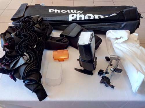 Canon Speedlite 430EX III WITH Softbox