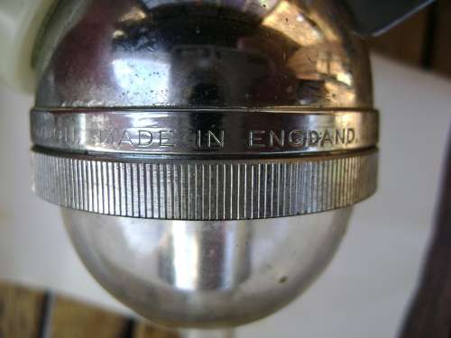 Vintage spirit pourer: Teacher's Scotch Whisky  Dalex England  (material: metal / plastic)