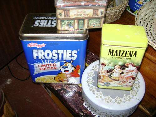 Vintage biscuits tin assortment