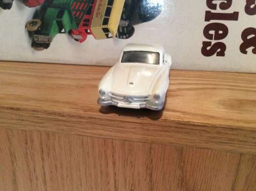 DIINKY TOYS MERCEDES 190 no 24H MADE IN FRANCE