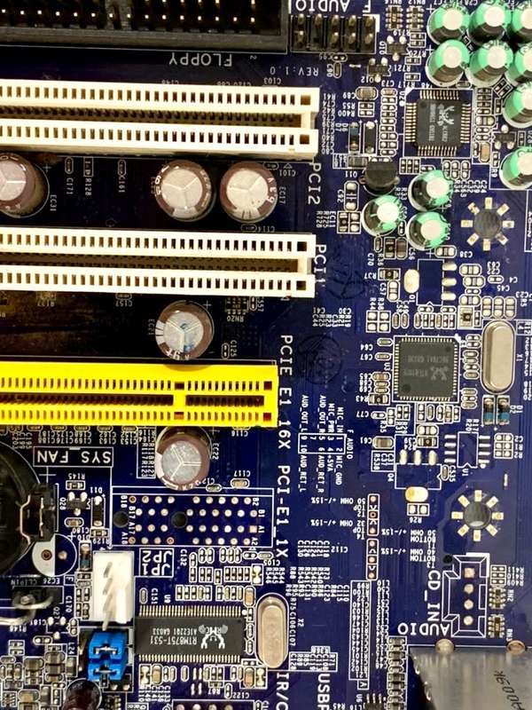 Foxconn N15235 Motherboard including CPU, RAM and Video Graphics Card