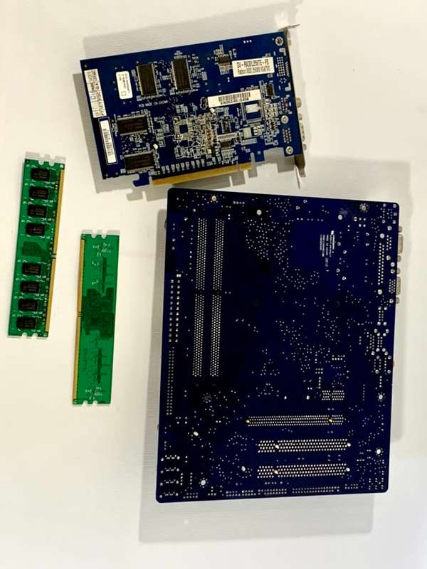 Foxconn N15235 Motherboard including CPU, RAM and Video Graphics Card
