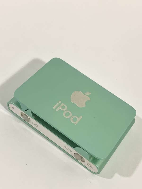 Apple iPod Shuffle Bundle -  2nd Generation (Factory Reset)