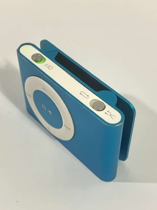 Apple iPod Shuffle Bundle -  2nd Generation (Factory Reset)