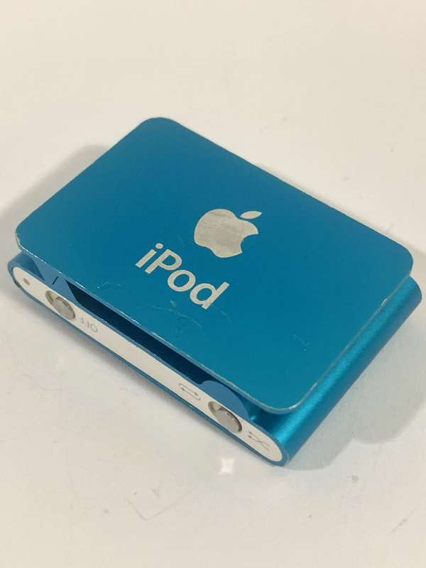 Apple iPod Shuffle Bundle -  2nd Generation (Factory Reset)