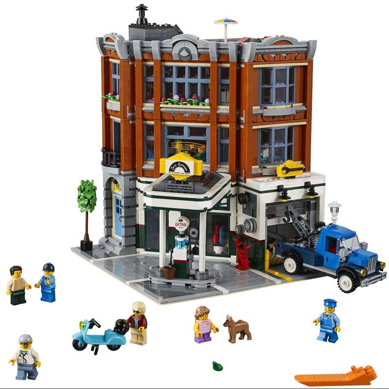 LEGO® Creator Expert Corner Garage 10264 (Discontinued Set)