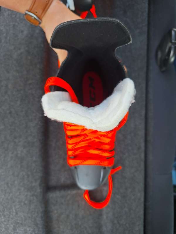 CCM FT360 Ice Skates
