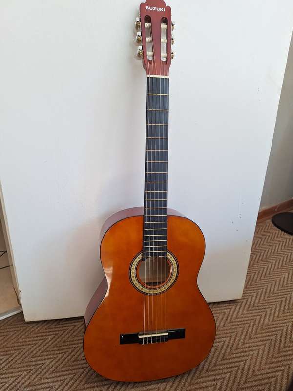 Suzuki Guitar