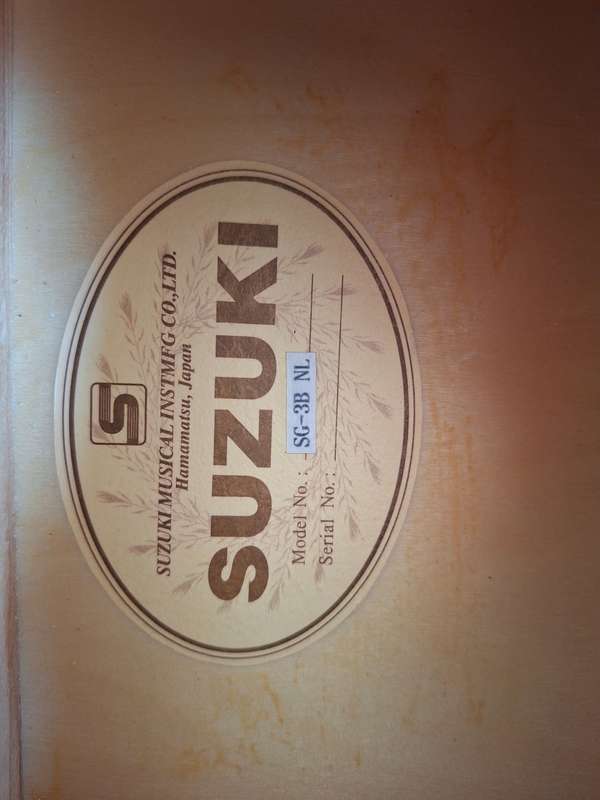Suzuki Guitar