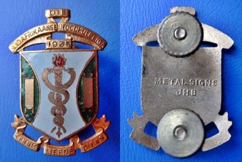 ## 1935 Suid Afrikaanse Noodhulp Liga Badge ##