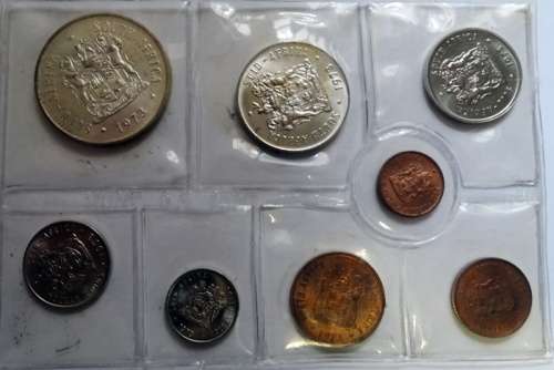 ## 1973 South African Unc Set with Silver R1 ##