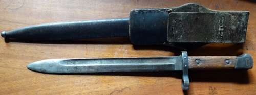 Bayonete Greek Moz/14 Mannlicher Schonquer Bayonet with Scabbard.  Austrian Made