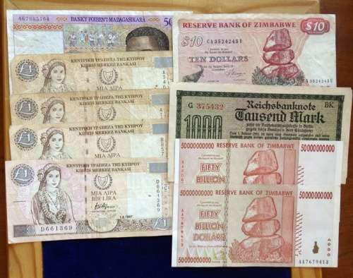 ## 10 World Banknotes M ##