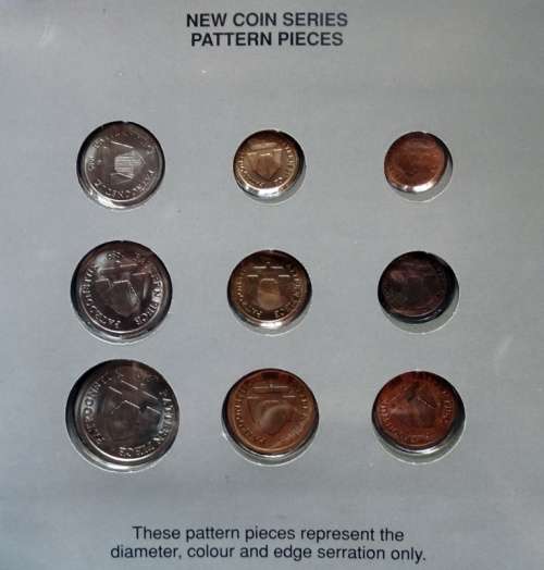 1989 Common Brown Pattern set (twelve available)