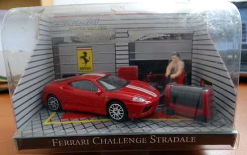Bburago Ferrari Challenge Stradale Red