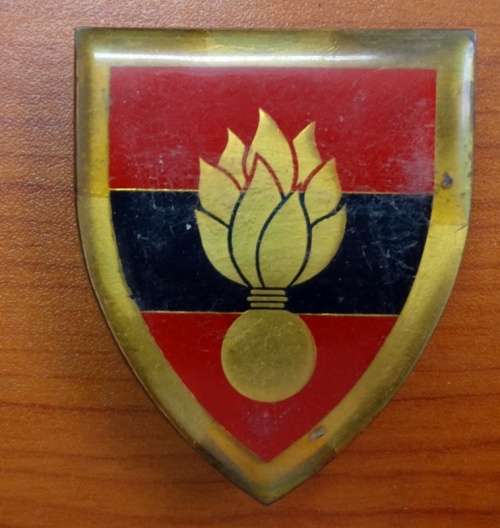 SADF Army School of Engineers Shoulder Flash . All pins intact. Bid per badge.