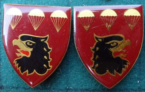 Pair of 3 Parachute Battalion Flash. Pins intact (2)